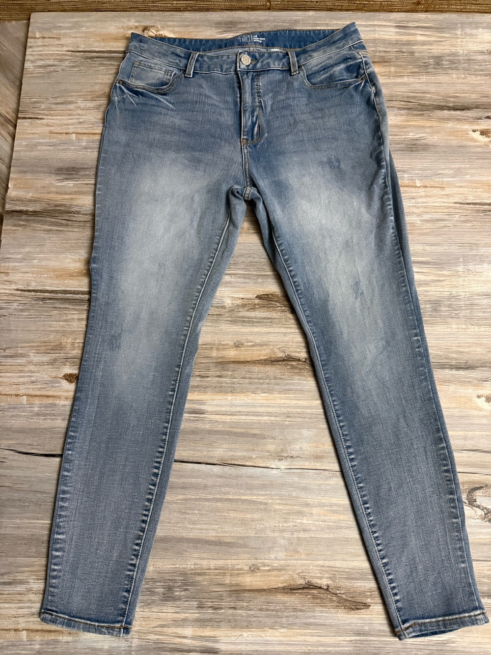 Time & Tru Jeans Women’s 14 High Rise Skinny Light Blue Stretch Distress
